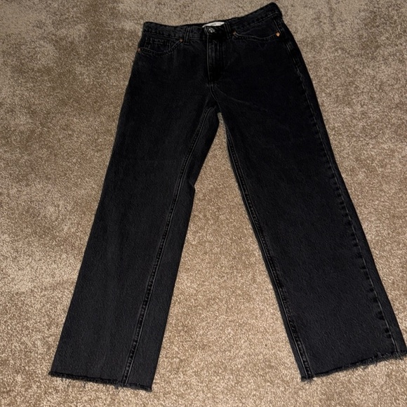 MANGO Blanca Straight Crop Raw Edge Hem Black Jeans - size 4. B4 - Picture 1 of 5